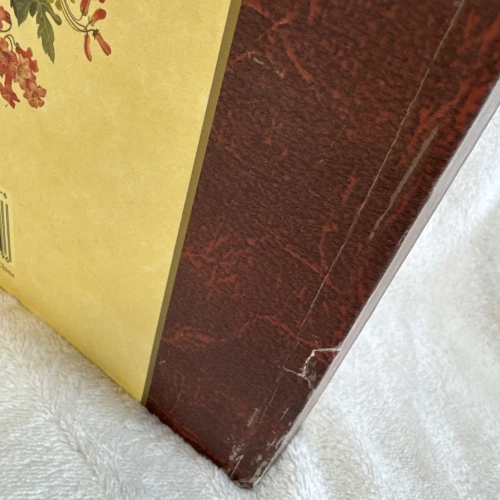 The Victorian Photo Album Hard Back - Holds 47‎ photos (Genealogy, Family Tree)